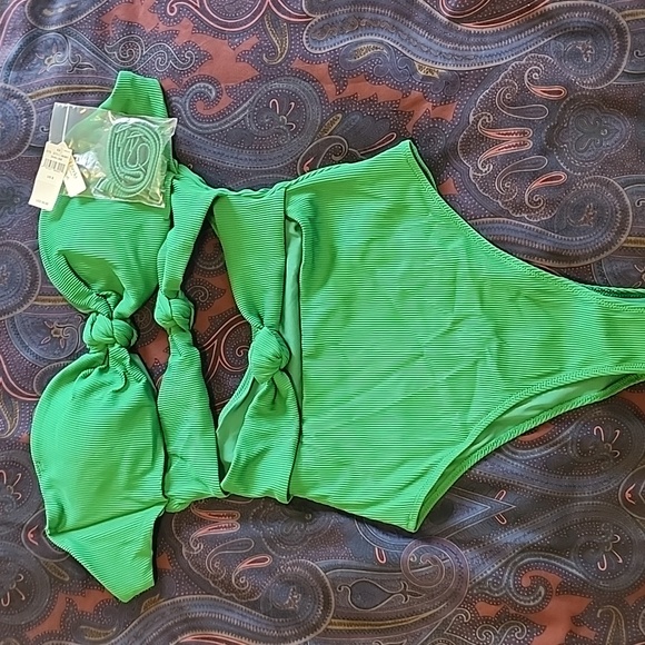 New with Tags Aerie Cheeky Cut Out One Piece Swim Green - Picture 1 of 6
